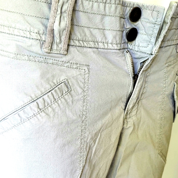 DKNY Jeans Capri Cargo Pants Size 10 - Picture 6 of 11
